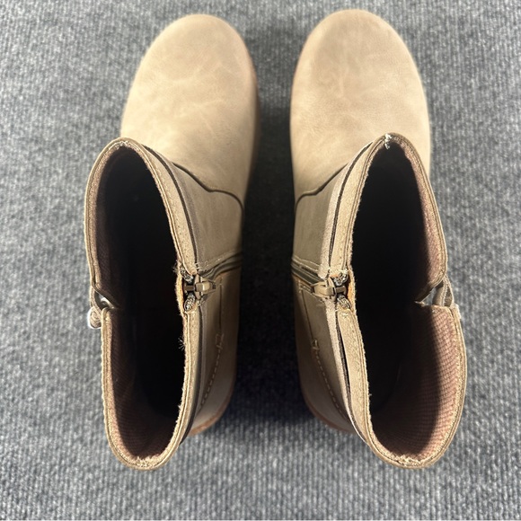 NEW b.o.c Women's Addi Round Toe Bootie Taupe - Picture 9 of 11